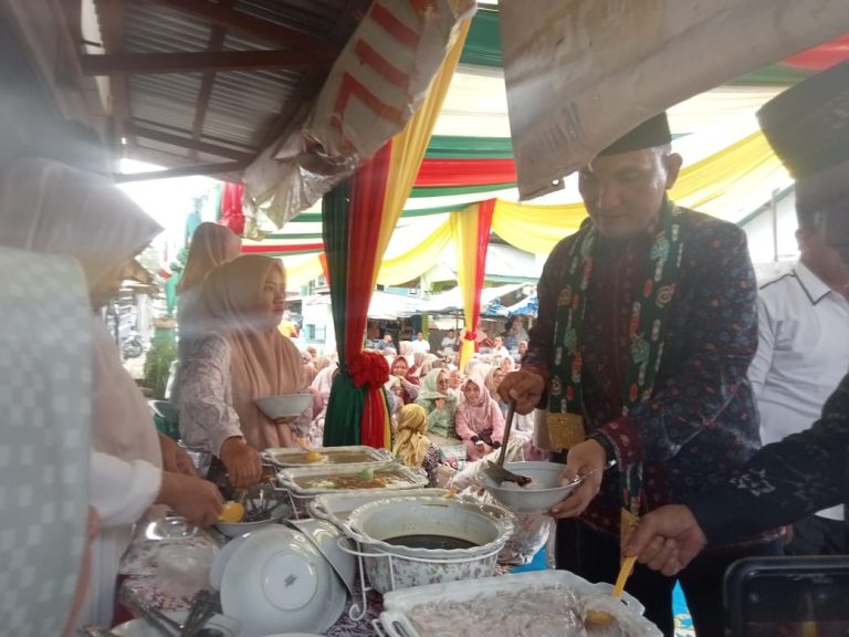 Unggul di Pilkada Sarolangun, Hurmin Diundang Warga Muaro Indung Tasyakuran Santap Bubur