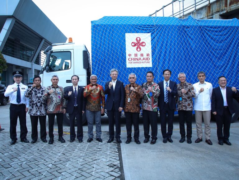 BNN Terima Peralatan Inspeksi Dari Pemerintah Tiongkok