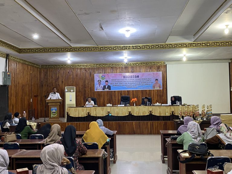 DPPKB Sarolangun Latih Kelompok Masyarakat Wujudkan Ketahanan dan Kesejahteraan Keluarga