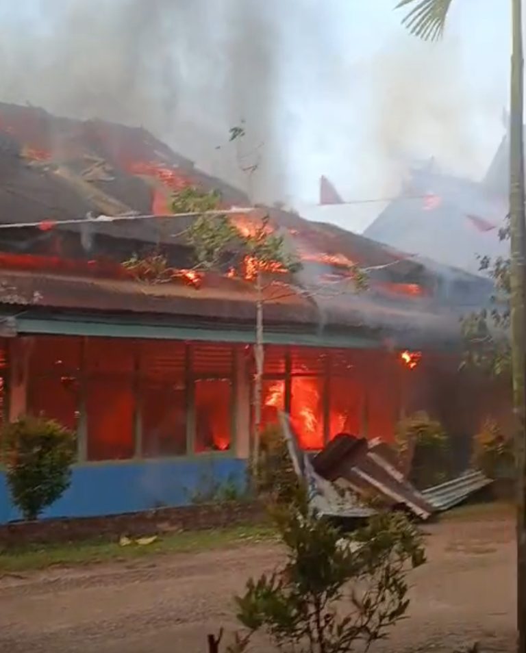 SMP 20 Jambi Terbakar Sebelum Jam Sekolah, Siswa Terpaksa Diliburkan