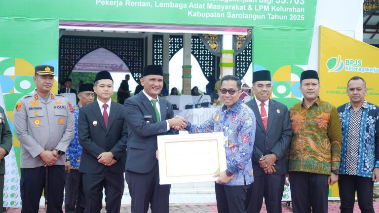 Bupati Sarolangun Launcing Perlindungan 55 Ribu Lebih Pekerja Rentan