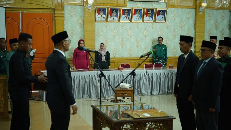 Menahun Vakum, Bupati Sarolangun Kukuhkan Direksi dan Komisaris Perusahaan Perseroan Daerah