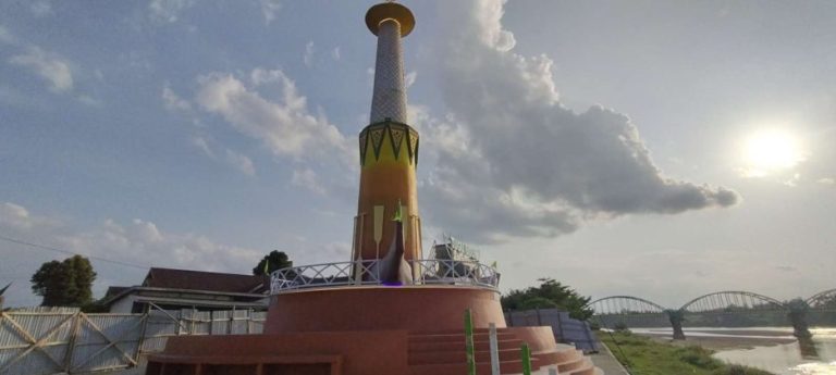 Rampung Dibangun, Pemkab Sarolangun Resmi Terima Aset Tugu Biduk