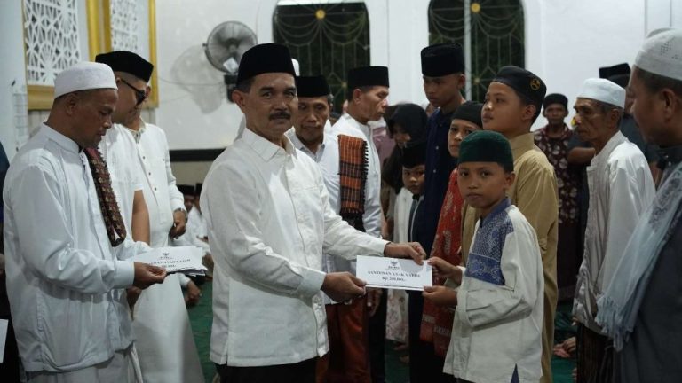 Ketua DPRD Sarolangun Ahmad Jani Ikuti Safari Ramadan di Pelawan