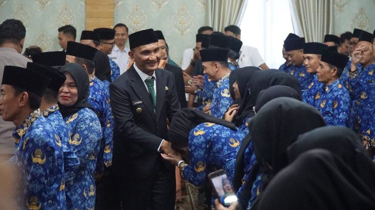 Setelah Satu Tahun Menjabat, Bupati Sarolangun Rombak 142 Jabatan
